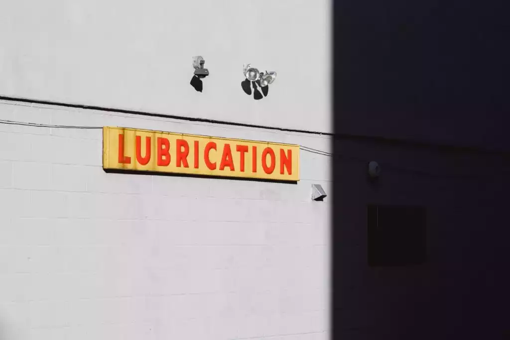 how to lubricate a garage door